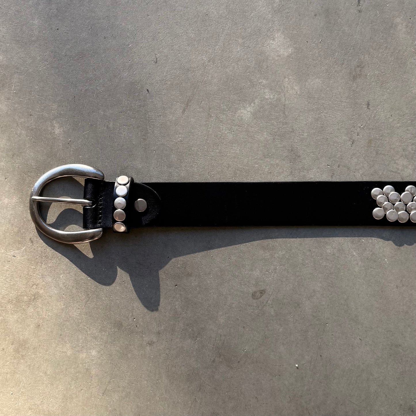 DRAGONSCALE STUDDED BELT [NOIR]