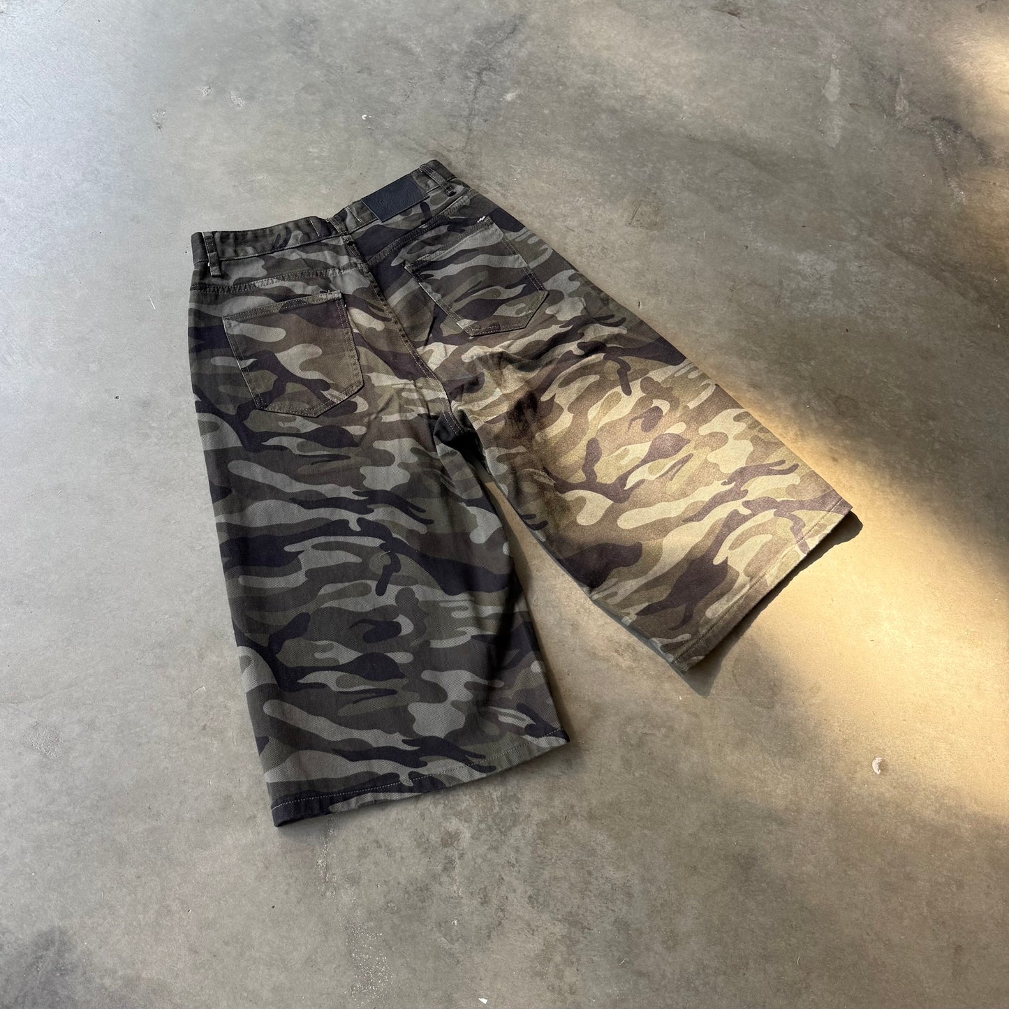 EVANESCENT CUTOFFS [ARMY]