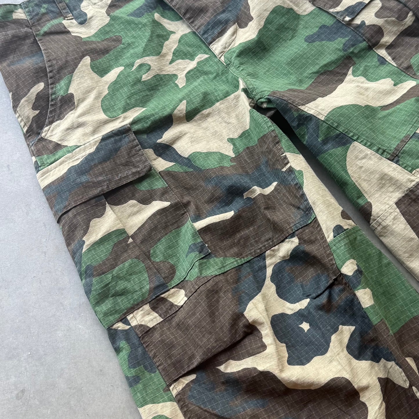 SEEKER SHORTS [RIPSTOP CAMO]