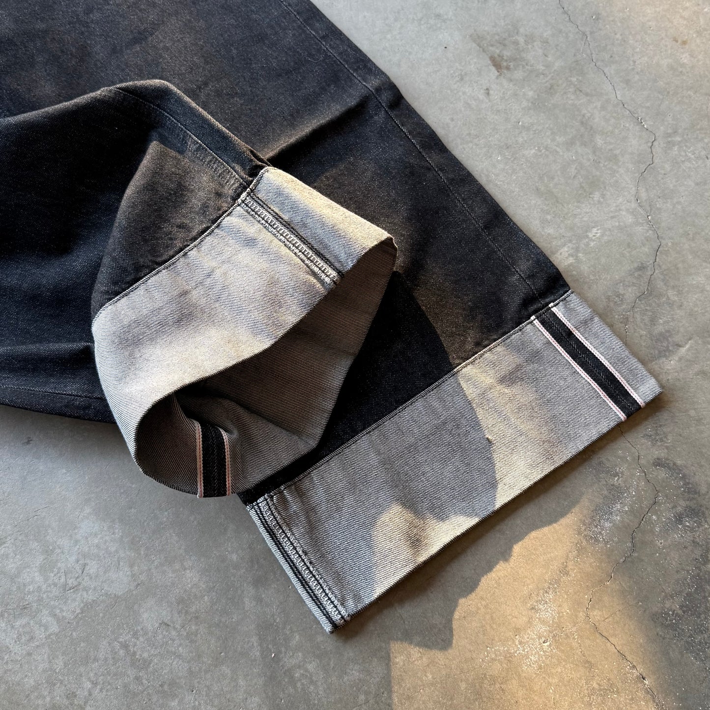 LOCK-CUFF SELVEDGE DENIM [UNIFORM BLACK]