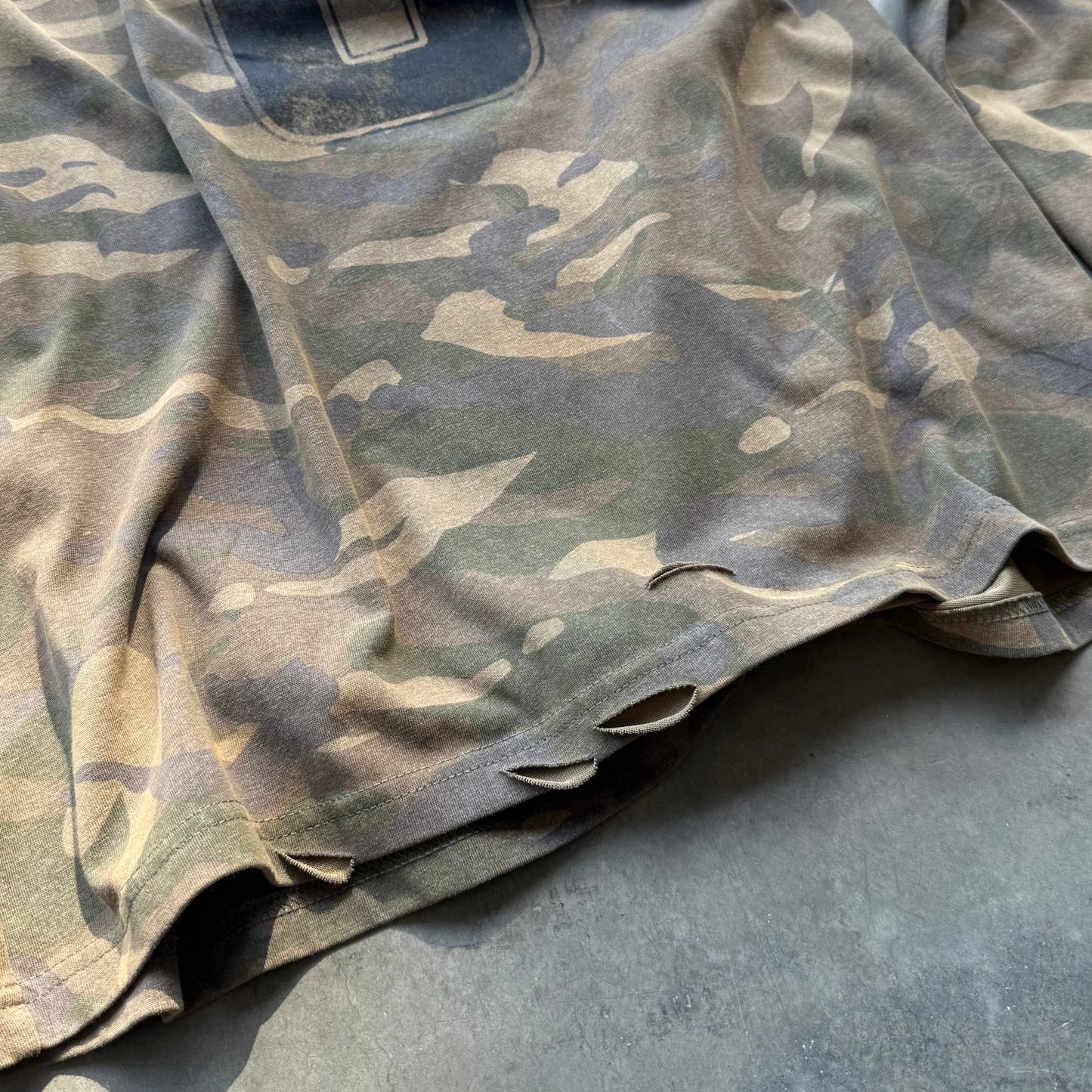 "LUCKY 8" LONGSLEEVE [FOREST CAMO]