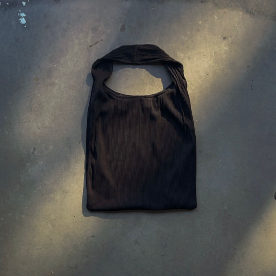 CORDUROY SINGLE ARM TOTE [BLACK]