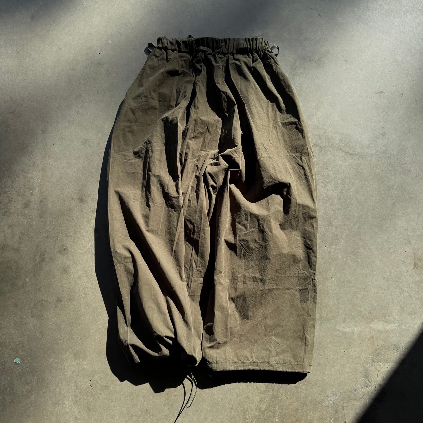 TOBI TRACK PANTS [OLIVE]