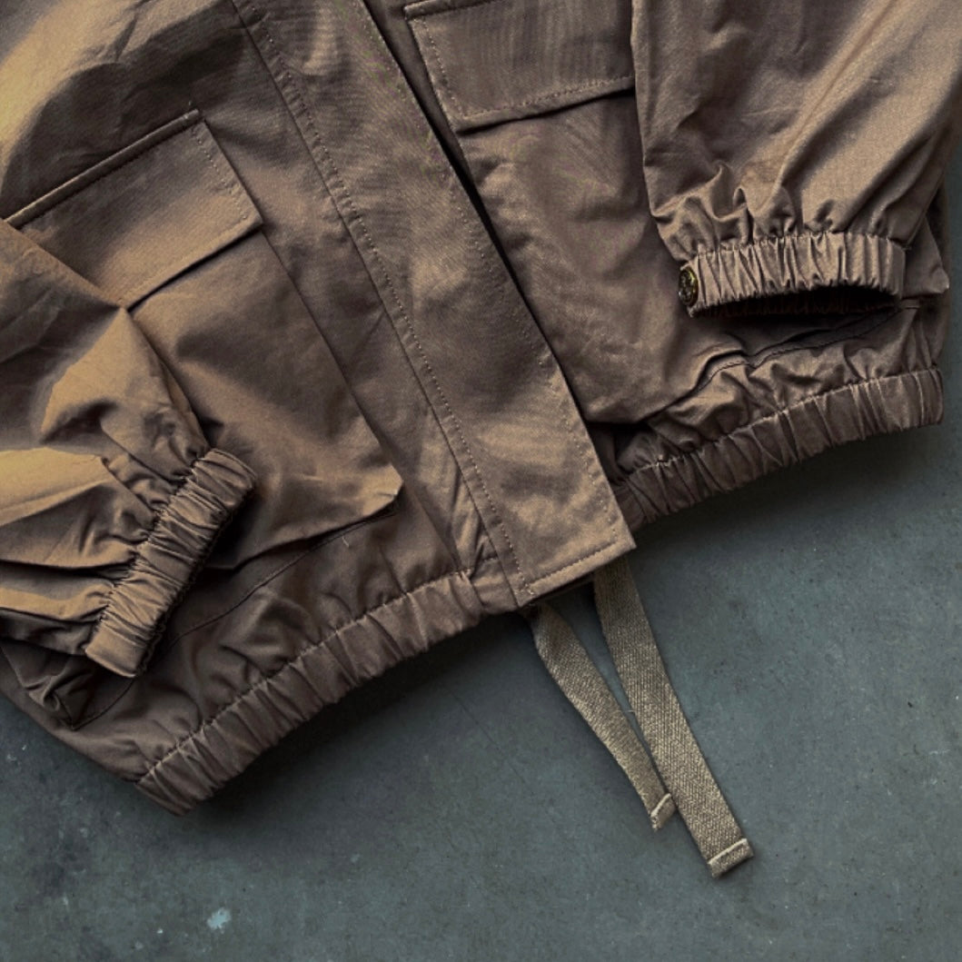 BUTTONED WINDBREAKER [MOCHA]