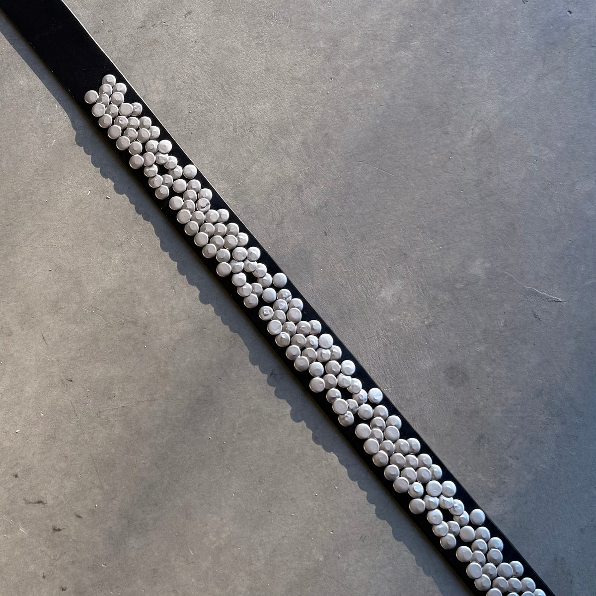 DRAGONSCALE STUDDED BELT [NOIR]