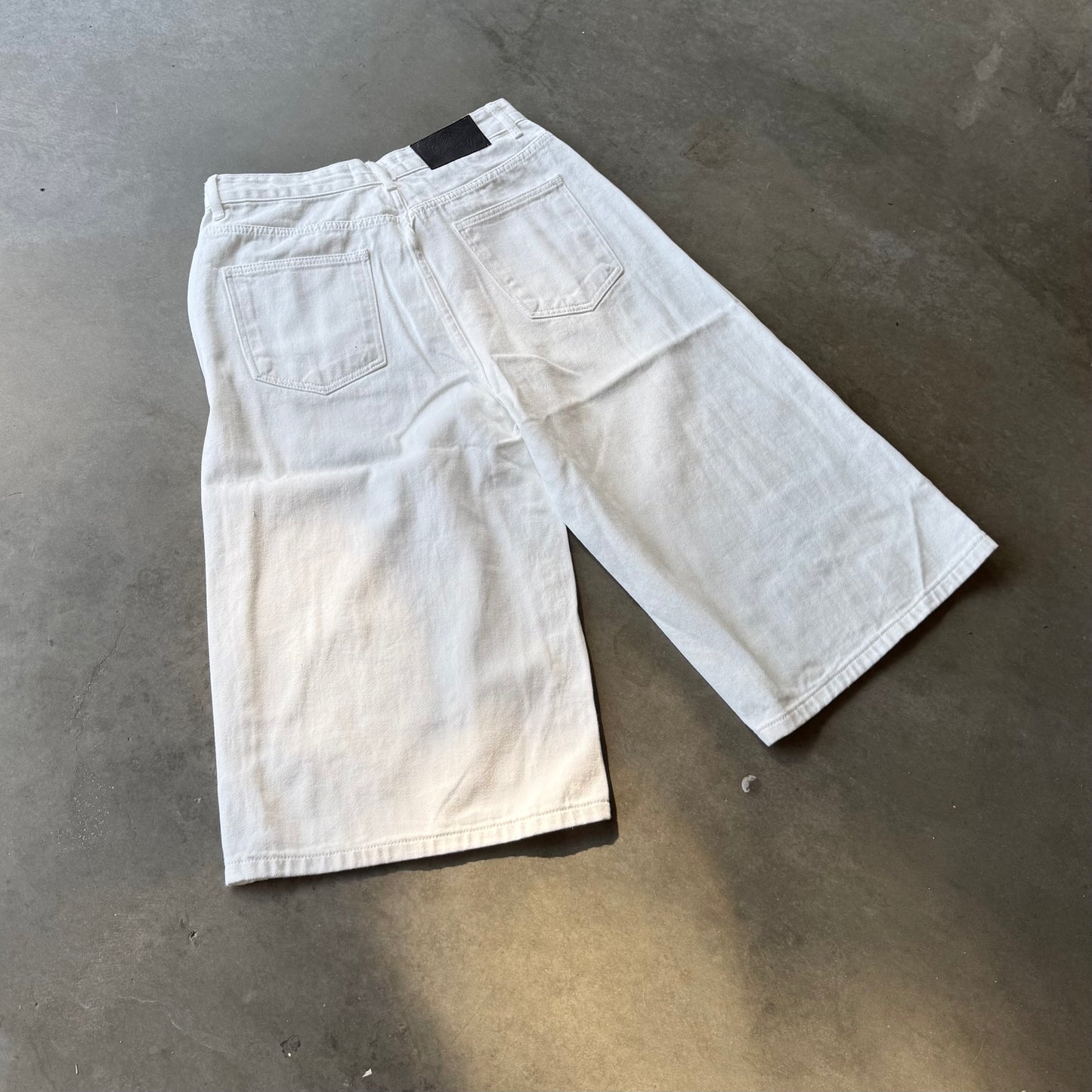 EVANESCENT CUTOFFS [WHITE]
