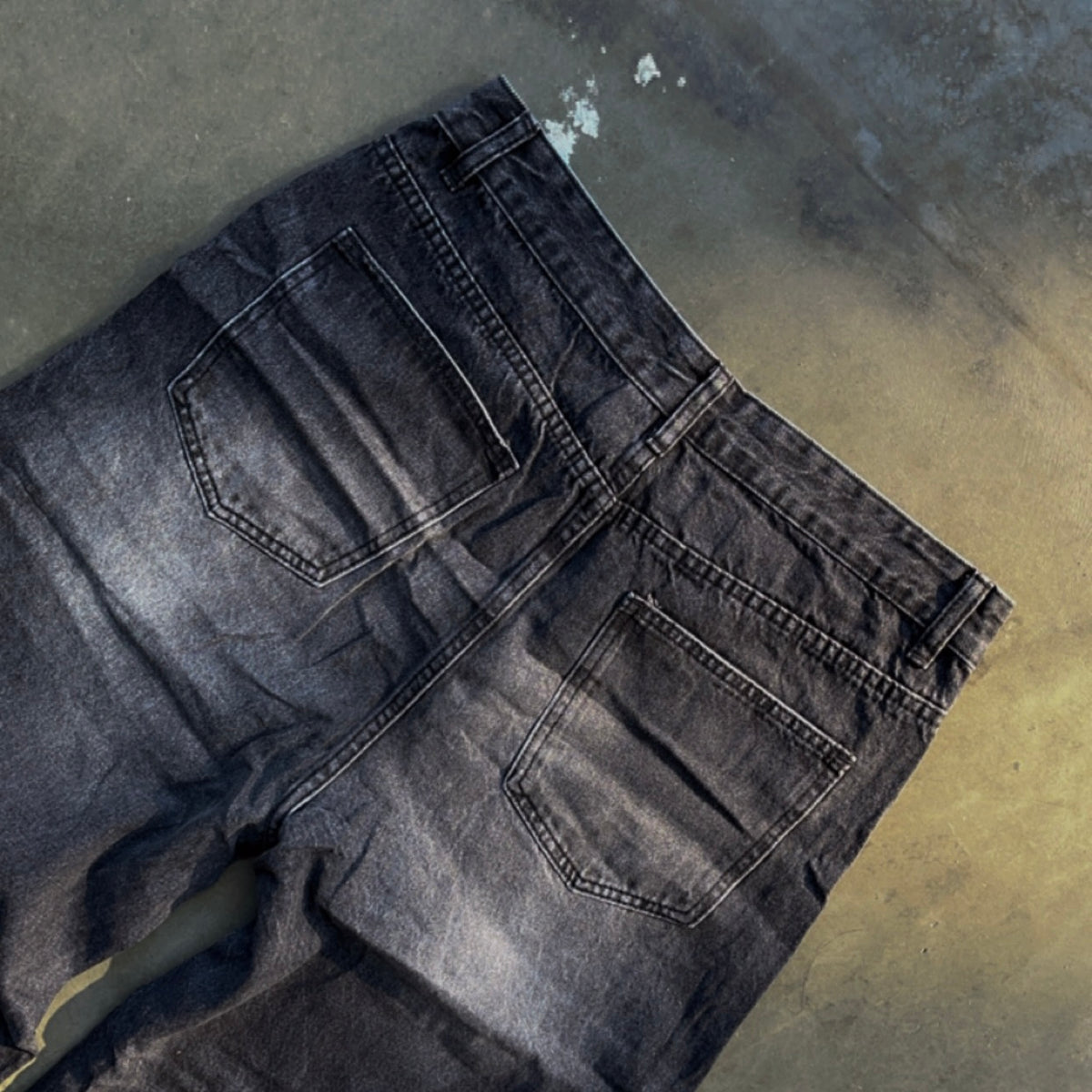 EVANESCENT JEANS [CHARCOAL]