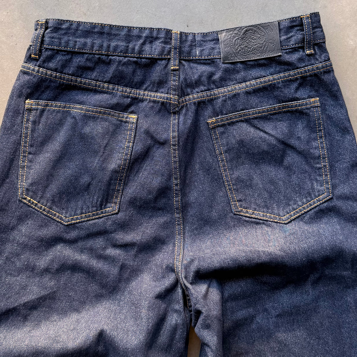 EVANESCENT JEANS [UNIFORM INDIGO]