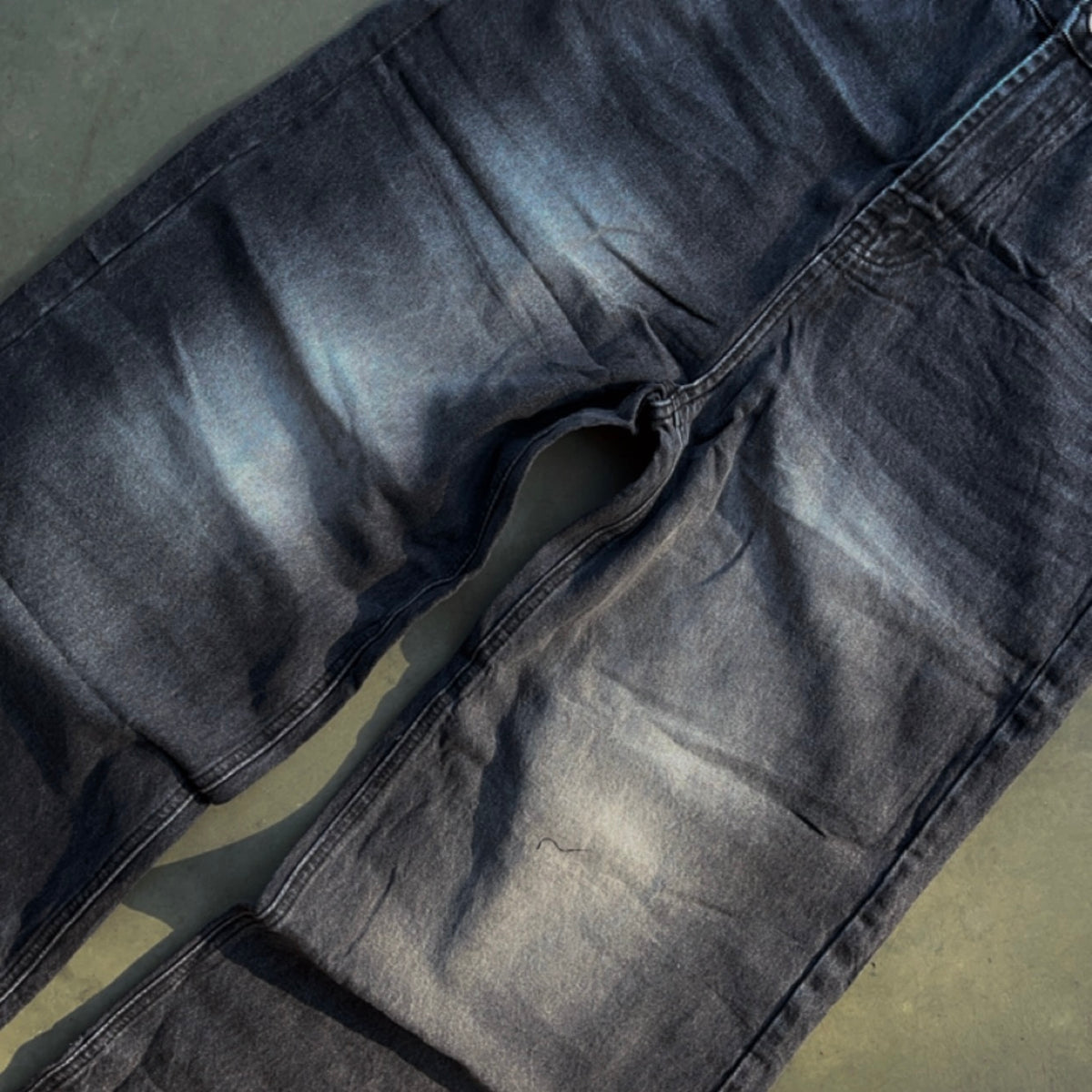 EVANESCENT JEANS [CHARCOAL]