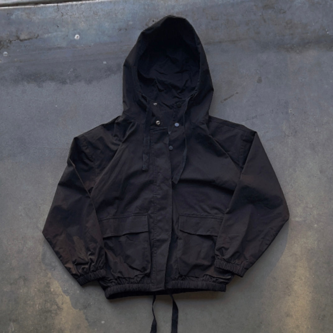 BUTTONED WINDBREAKER [NOIR]