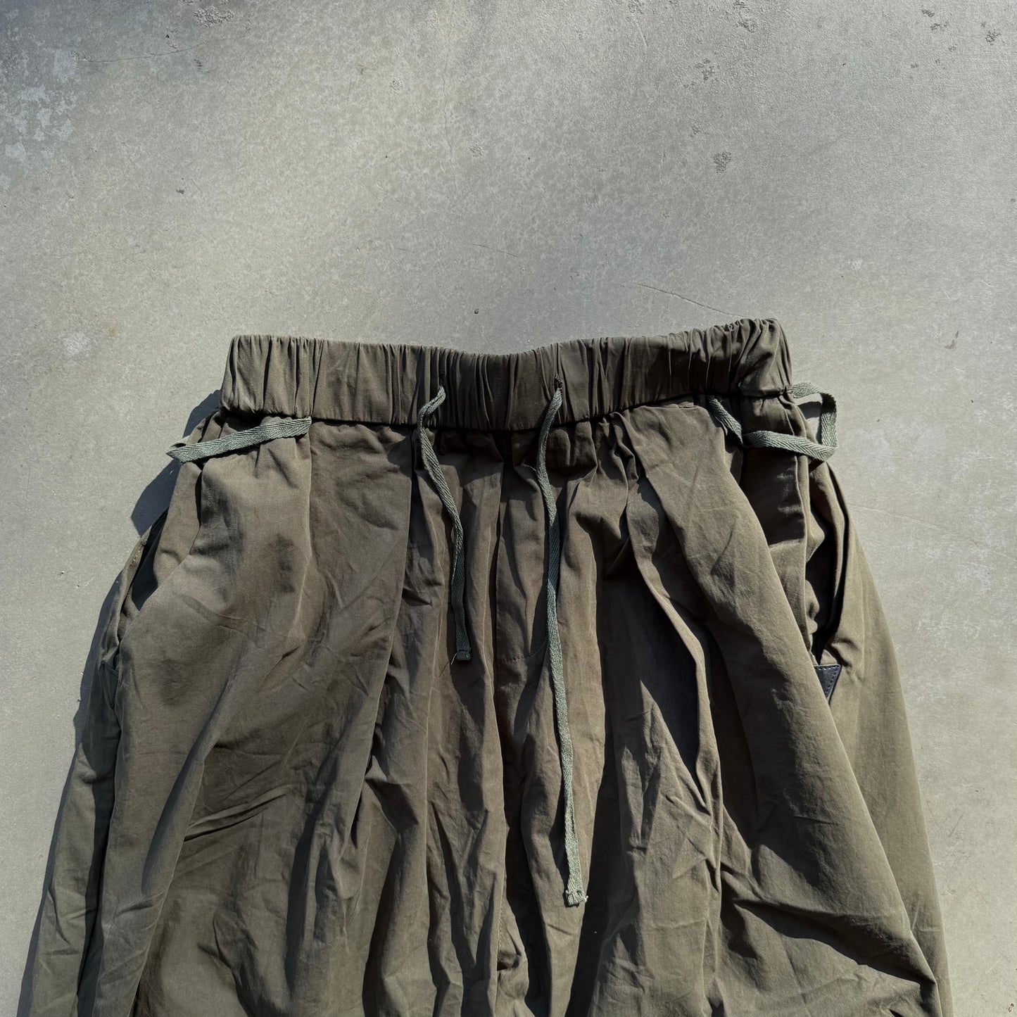 TOBI TRACK PANTS [OLIVE]