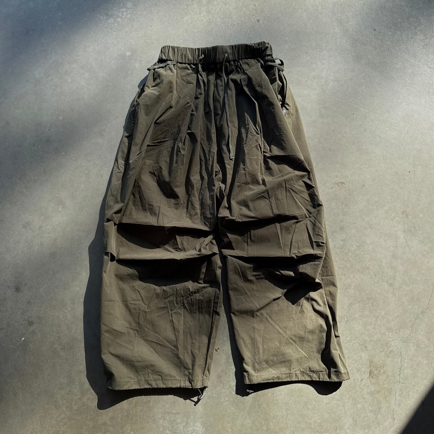 TOBI TRACK PANTS [OLIVE]