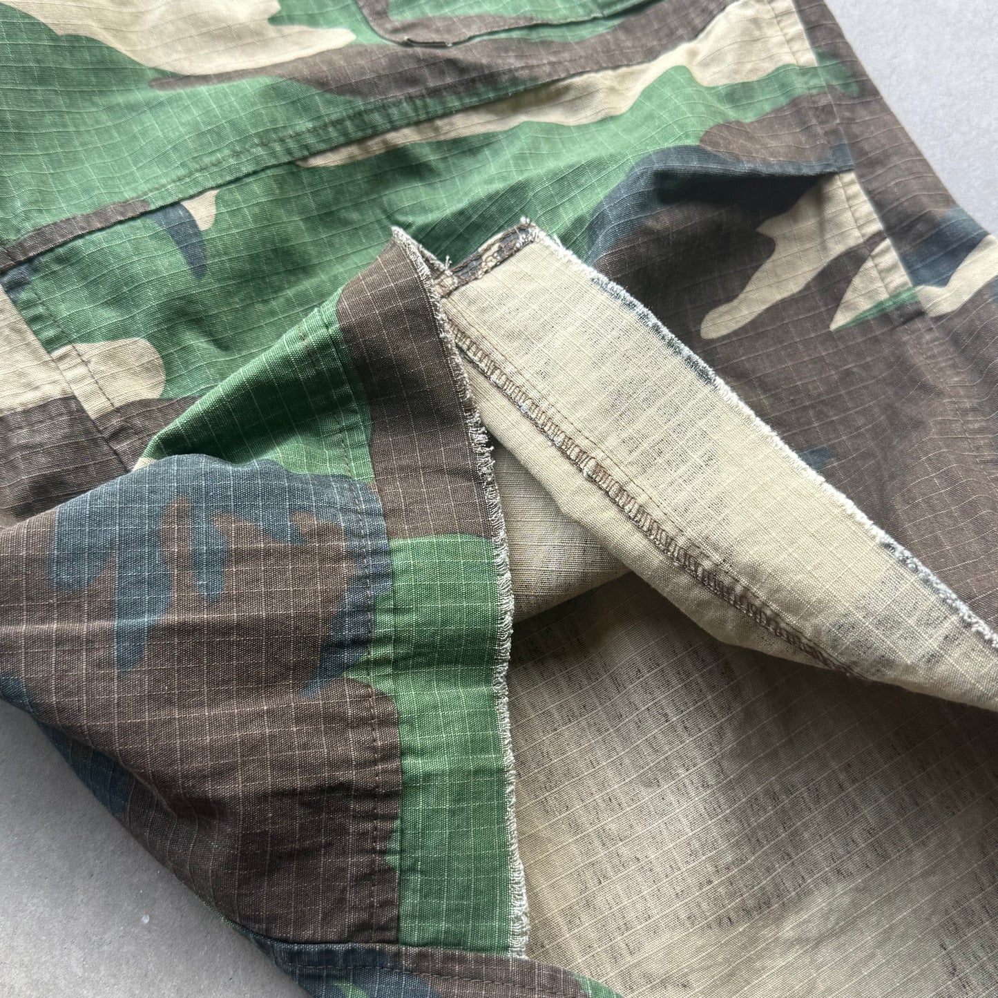 SEEKER SHORTS [RIPSTOP CAMO]